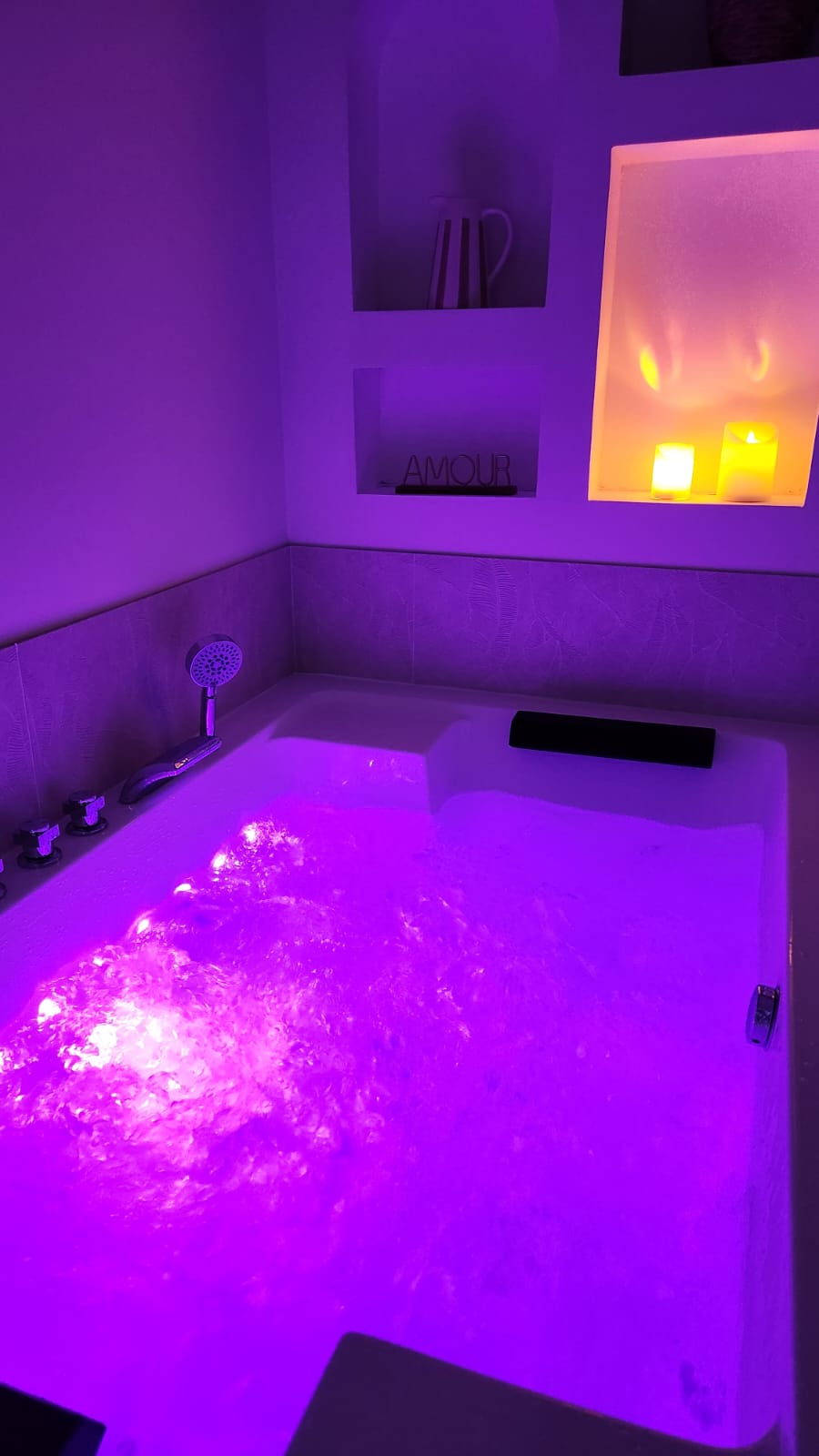 Suite romantique Le Refuge à Tulum près de Lyon avec ambiance cocooning